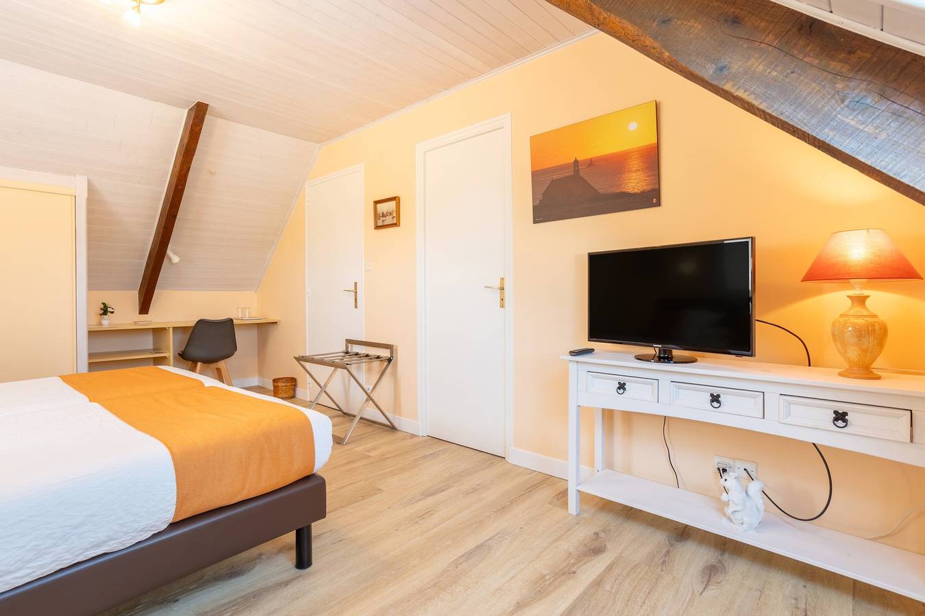 Chambre d'hôtes 2 De Kerantum avec terrasse partagée, jardin partagé et Wi-Fi in Mahalon, Région de Quimper
