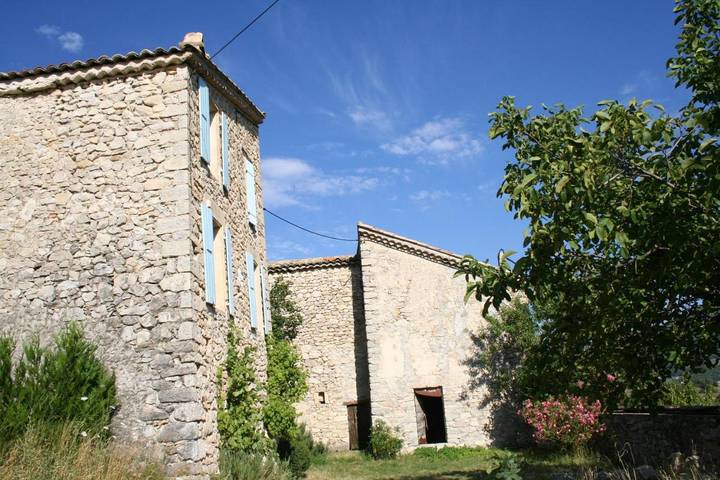 Gîte pour 5 personnes, avec piscine ainsi que vue et terrasse à Saint-Auban-sur-l'Ouvèze - 3