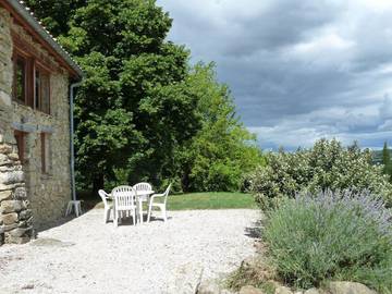 Gîte pour 2 personnes, avec vue et terrasse à Piégros-la-Clastre