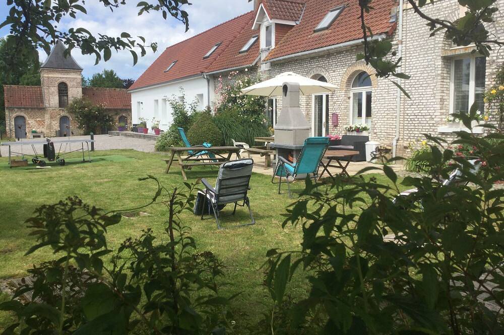 Converted Family Farm House near Le Touquet-Paris-Plage Over 290sq meters in Sorrus, Région de Montreuil