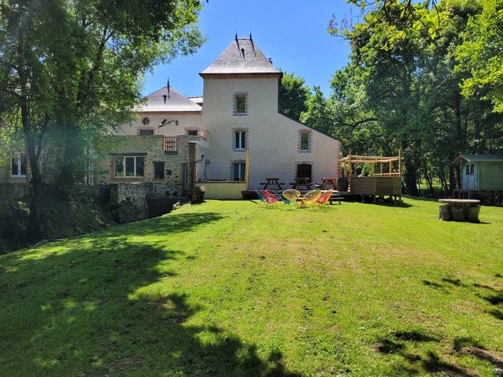 Gîte pour 14 personnes, avec jardin et terrasse
