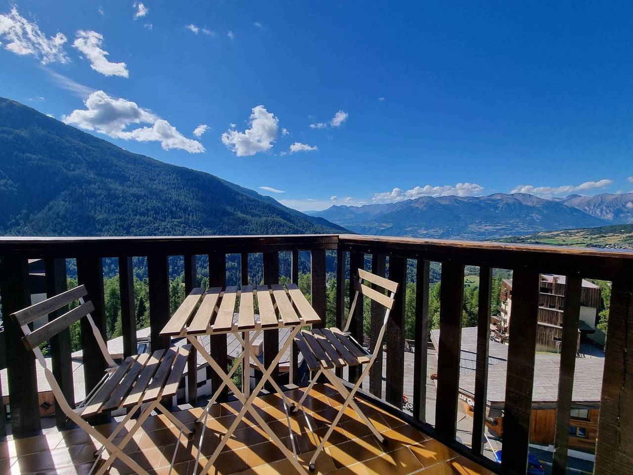 Entire studio, La Résidence les Carlines - Studio sleeping corner 4 people (710) in Les Orres, Écrins National Park