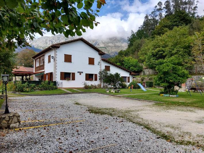 Casa rural para 8 personas, con Terraza además de Jardín y Vistas en Besnes