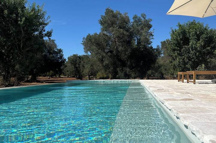Agriturismo per 7 persone, con terrazza e giardino, con animali domestici in Ceglie Messapica