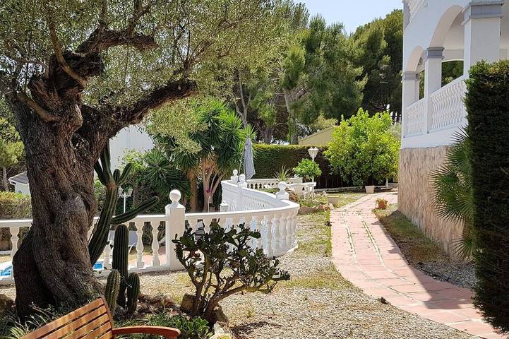 Magnifique villa, piscine, fronton tennis, basket, jardin, vue mer, près plages in El Vendrell, Costa Dorada