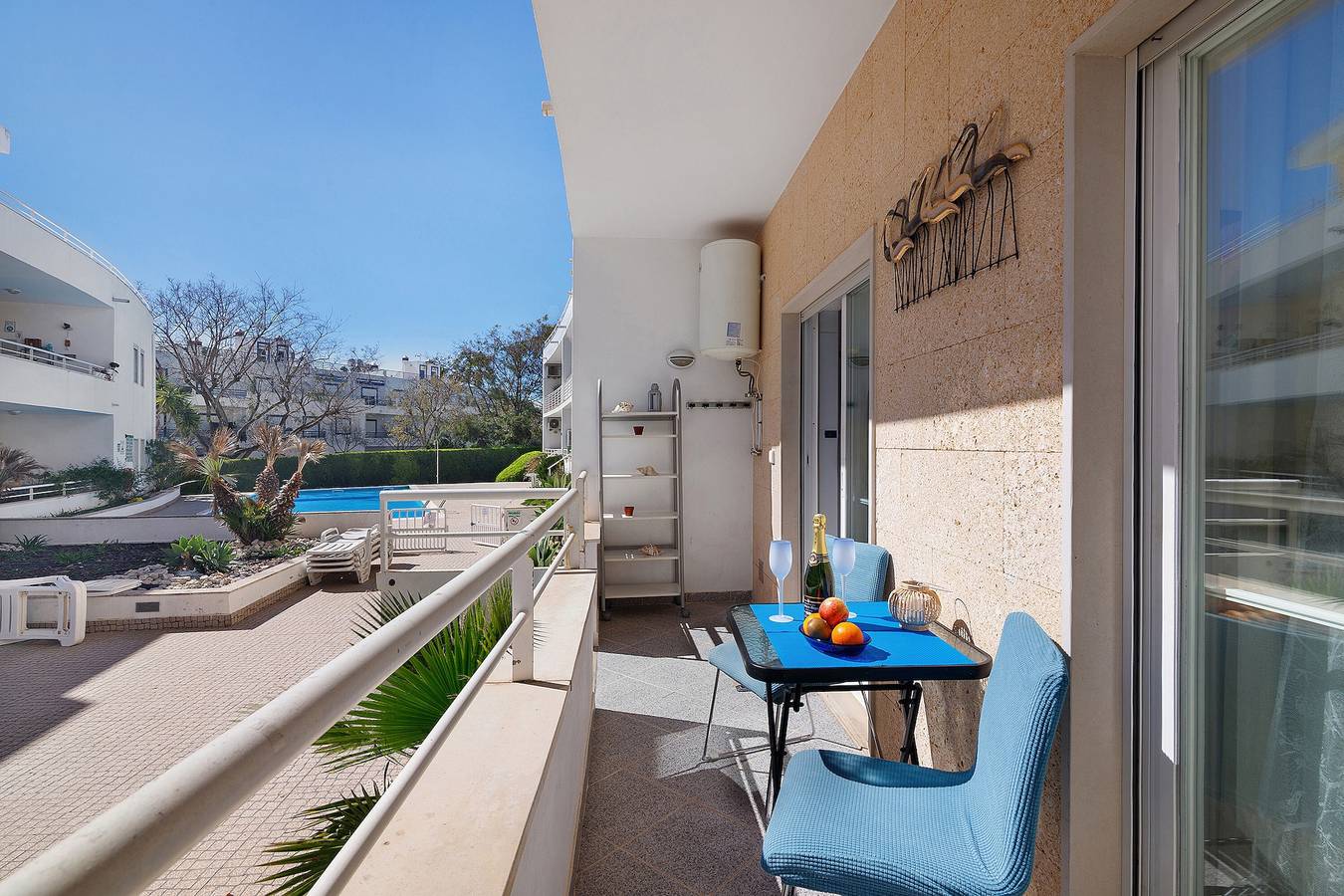 Apartamento entero, Apartamento 'Refugio Luzia Mar' con Piscina Compartida, Wi-Fi y Aire Acondicionado in Tavira, Santa Luzia (Tavira)