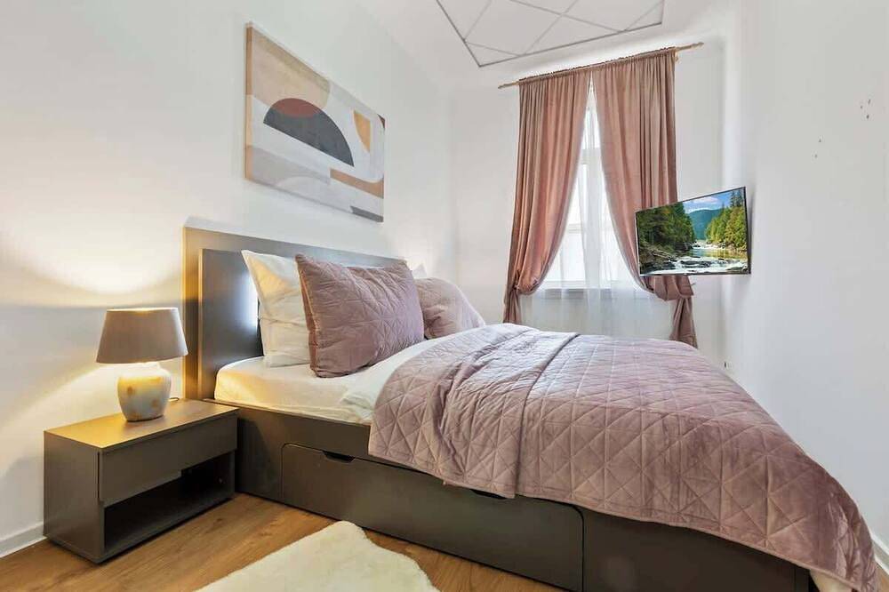 Entire apartment, Luxe Living at Old Town Center in Bratislava, Bratislava region