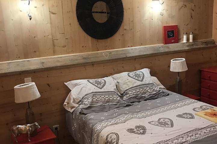 Gîte pour 14 personnes, avec Balcon ainsi que Jacuzzi et Jardin à Le Bouchet-Mont-Charvin - 2