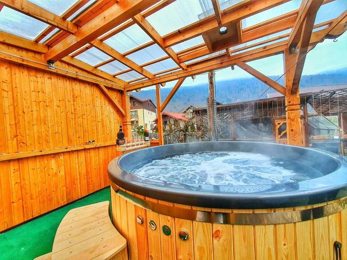 Gîte pour 2 personnes, avec vue ainsi que jardin et sauna à Sinaia - 4