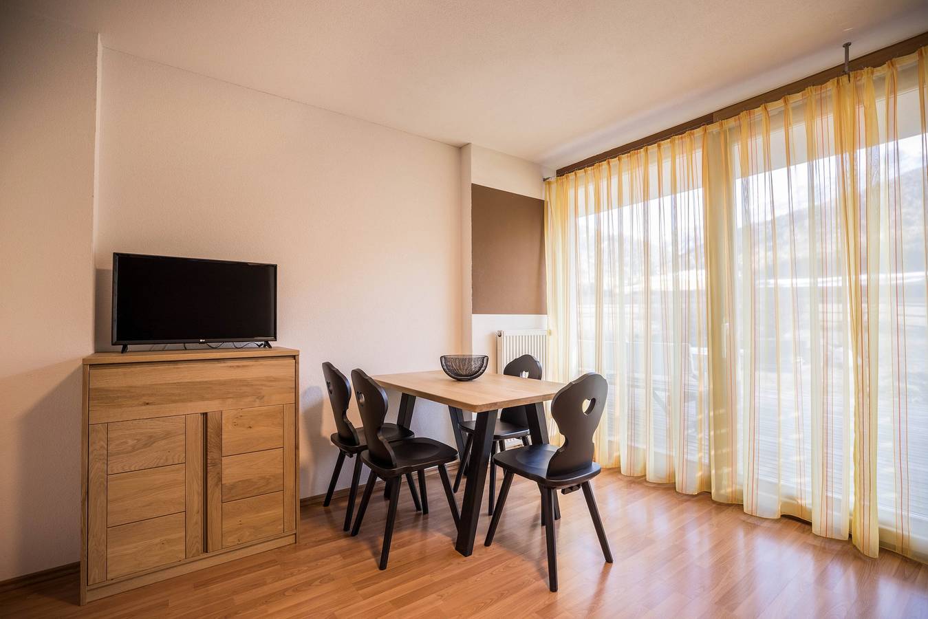 Appartamento intero, Appartamento Durnbrunn 2 con vista Dolomiti, Wi-Fi, giardino e terrazza in Valdaora di Mezzo, Valdaora