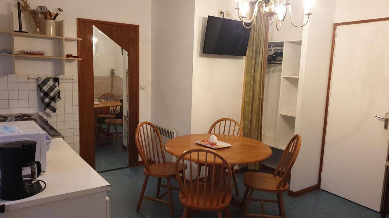 Appartement entier, Studio (2 Adults) in Saint-Amand-les-Eaux, Région de Valenciennes