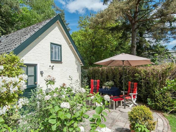 Ferienhaus für 2 Personen, mit Terrasse und Garten in Schoorl
