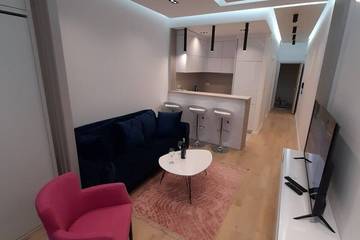 Ferienhaus für 4 Personen, mit Balkon in Bar