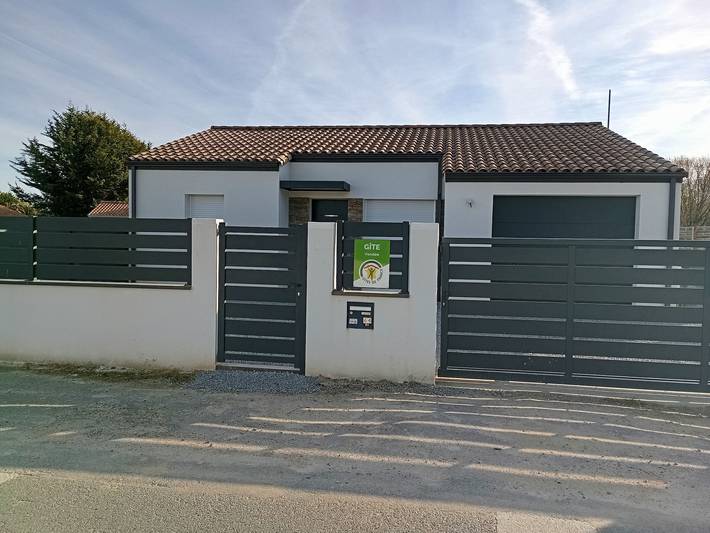 Gîte pour 6 personnes, avec terrasse et jardin à Saint-Révérend