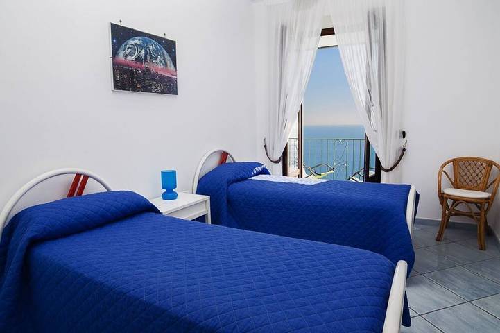 Entire apartment, Moressa Little at 1.5 km from Marina di Praia in Praiano, Sorrento Coast