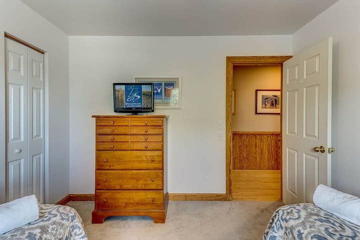 Vacation rental for 17 people, with pool and hot tub as well as balcony in Duck (NC)