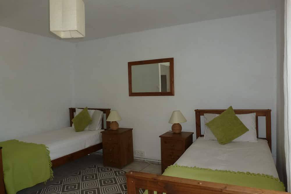 Gite1 T3 with swimming pool in the heart of the vineyards in Capestang, Canal del Mediodía