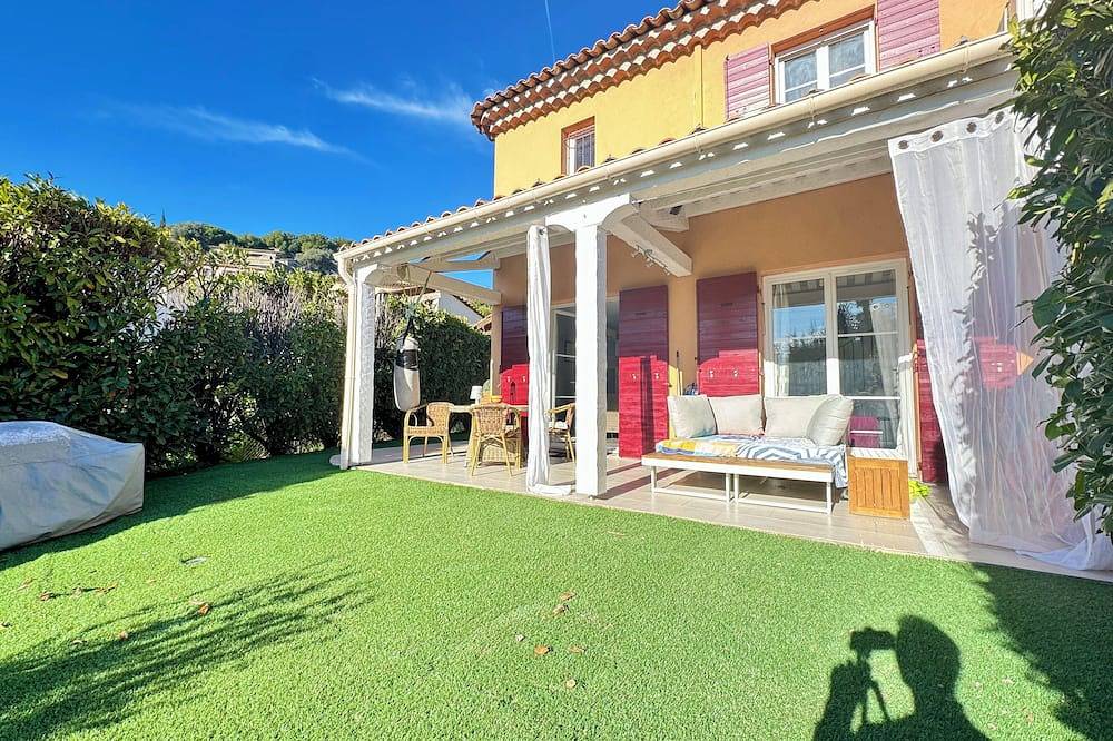 Villa de 3 dormitorios en una urbanización segura-Cerca del mar y de Antibes in Villeneuve-Loubet, Region de Cannes