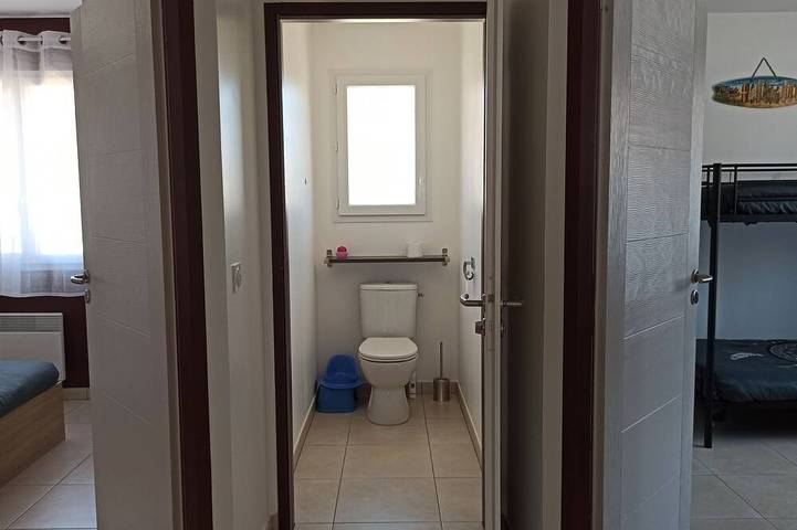 Location de vacances pour 8 personnes, avec terrasse et jardin à Azur - 2
