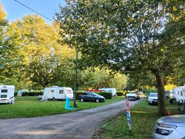 Camping pour 4 Personnes dans Crêches-sur-Saône, Région de Mâcon, Photo 4