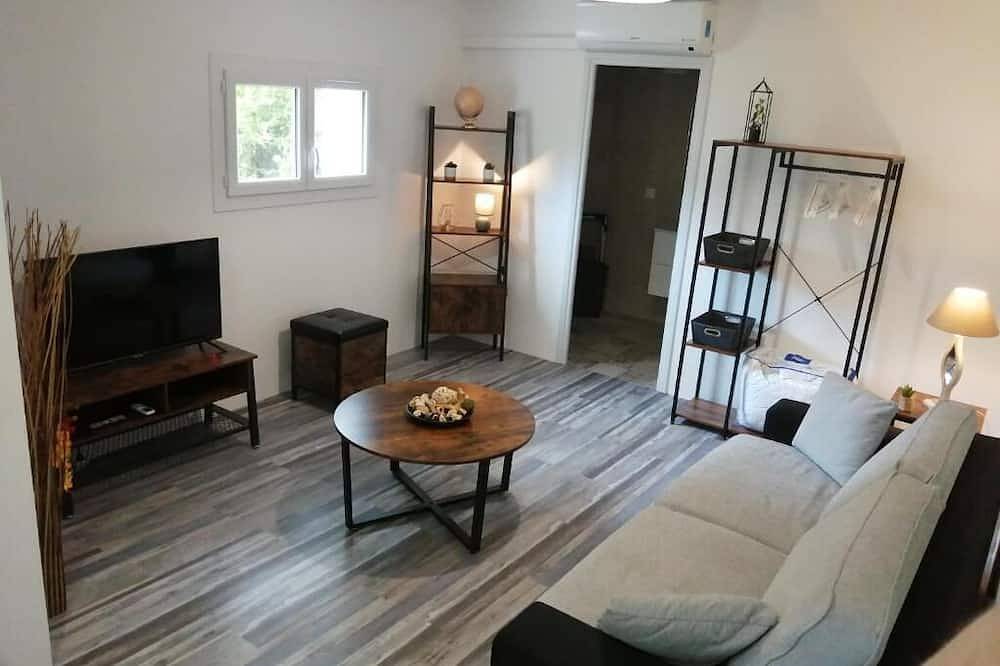 Entire apartment, My gîte in Pélasque ***, open all year round, 45 minutes from Nice airport in Lantosque, Nice region
