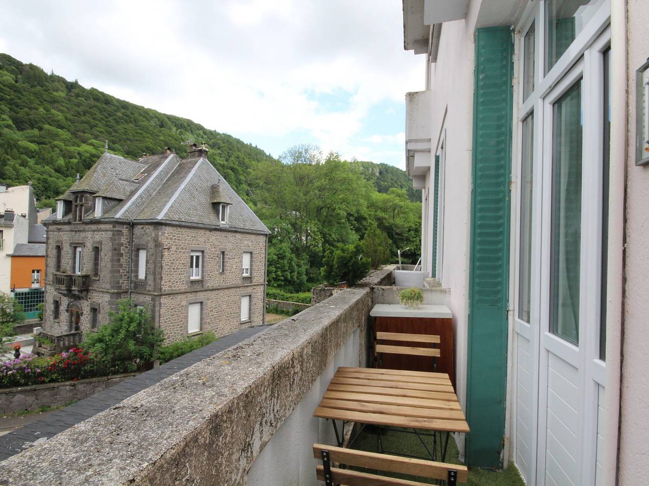 Ganze Wohnung, Charmantes 2Sz mit Balkon in Mont-Dore, Wlan, Nahe Zentrum in Mont-Dore, Regionaler Naturpark Volcans d'Auvergne