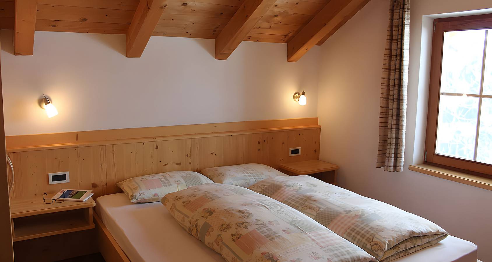 Entire apartment, Apartment 'Pütia' with Mountain View, Shared Terrace and Wi-Fi in La Val, Dolomiti Superski