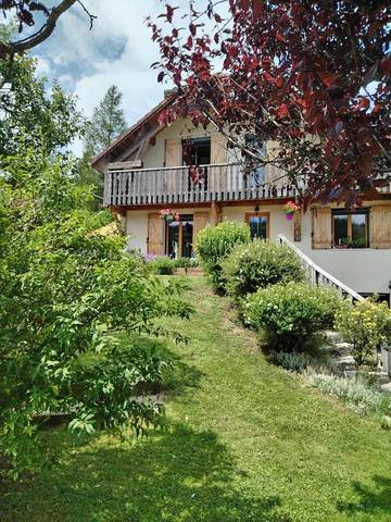 Cottage pour 3 personnes, avec terrasse et jardin à Bellefontaine (Jura)