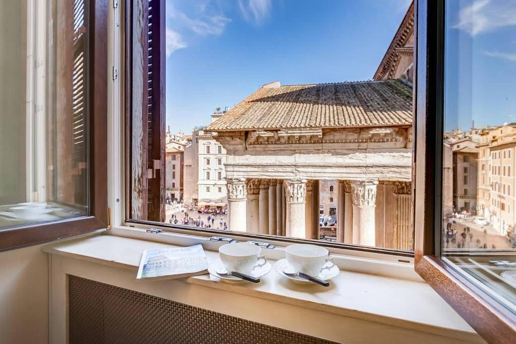 Luxurious loft facing the Pantheon in Centro di Roma, Roma