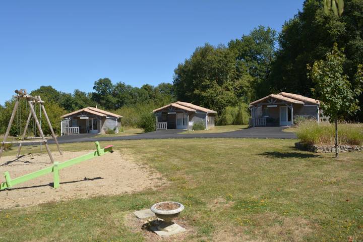 Gîte pour 2 personnes, avec jardin et terrasse dans Clam - 3