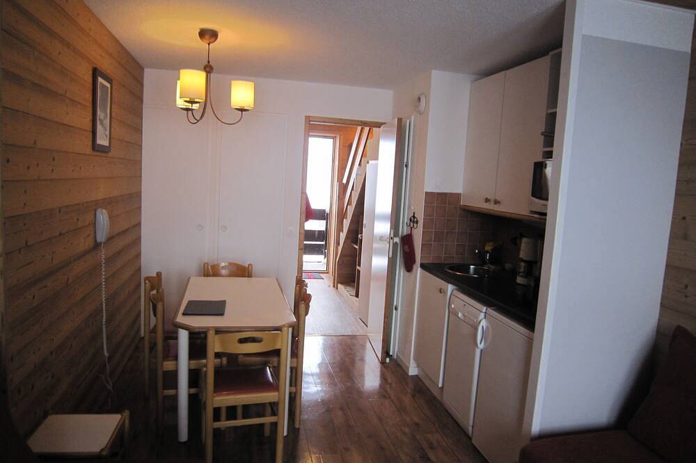 Ganze Wohnung, Am Fuße der Pisten, schöne Maisonette, 2 Schlafzimmer, 6 Personen, 7. Stock, parkin in Belle Plagne, La Plagne-Tarentaise