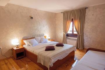 Villa für 5 Personen in Petrovac na Moru, Montenegro, Bild 1