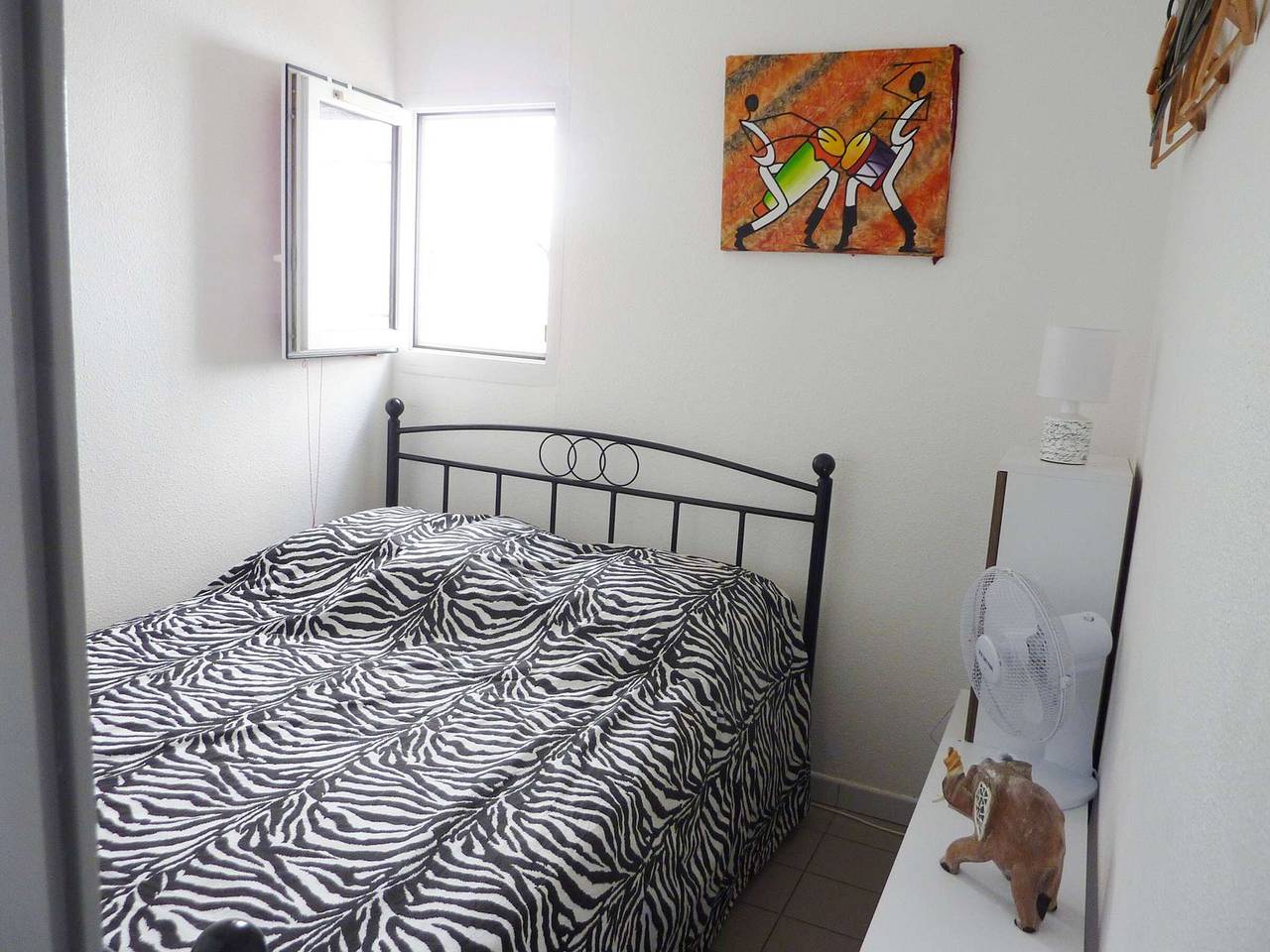 Entire apartment, Charming Ground-Floor Apartment Near Beach with Terrace & Bbq in Marseillan, Côte d'Améthyste