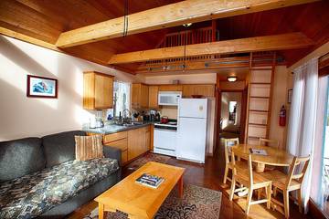 Log Cabin for 4 People in Mariposa County, Photo 3