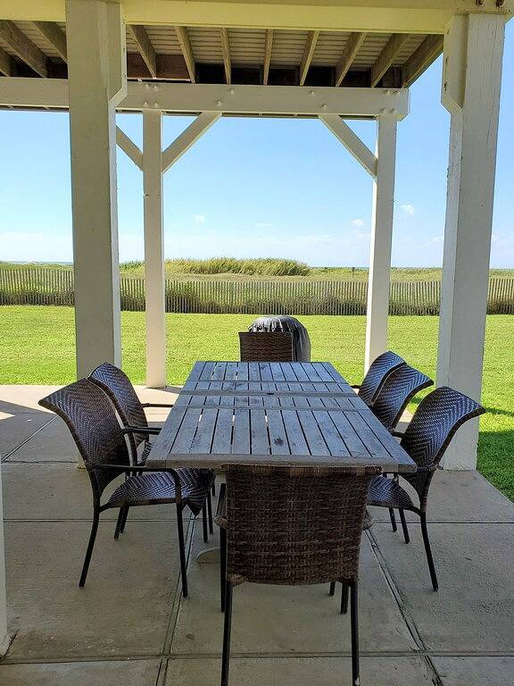 Perfect Beachfront Getaway - Haus am Strand mit 4/4 Schlafzimmern (3 Kingsize-Betten) in Galveston Island, Galveston