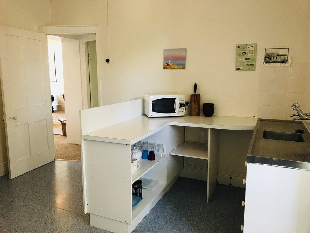 Cornerstone Cottage - 28B Smillie Street in Robe, South Australia