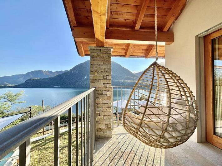 Ferienhaus für 3 Personen, mit Balkon und Terrasse sowie Garten und Pool
