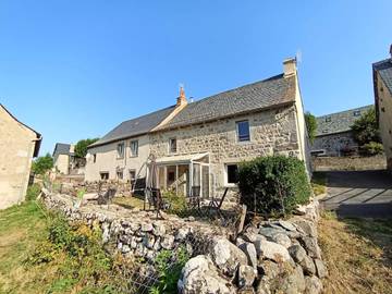 Gîte pour 5 personnes, avec terrasse à Nasbinals