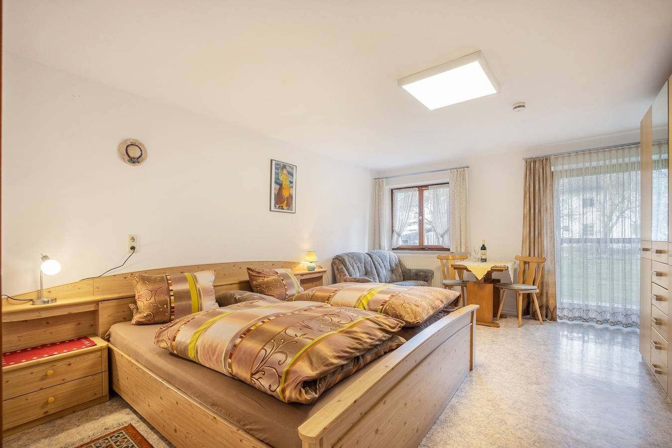 Ganze Wohnung, Ferienwohnung 'Herrehänsle' mit Privatterrasse, Gemeinschaftsgarten und Wi-Fi in Neuschwanstein, Schwangau