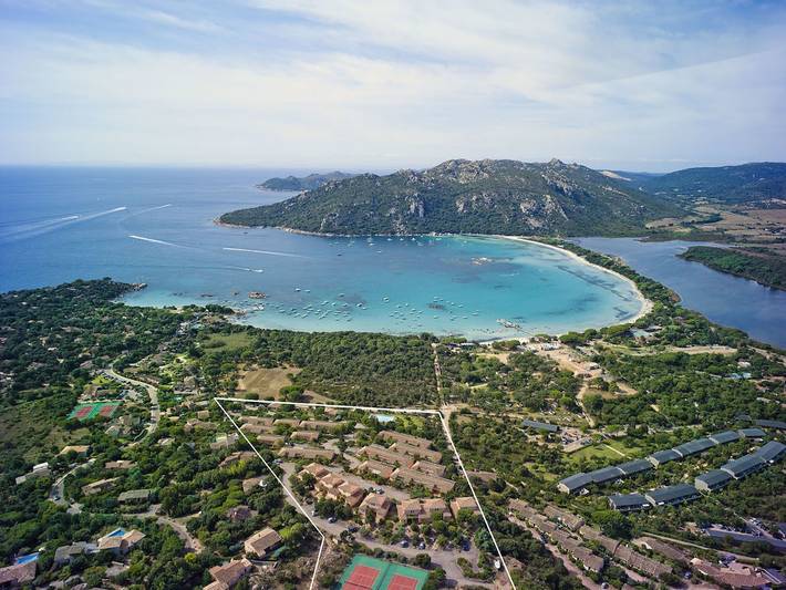 Maison de vacances pour 6 personnes, avec Terrasse et Piscine dans Santa Giulia