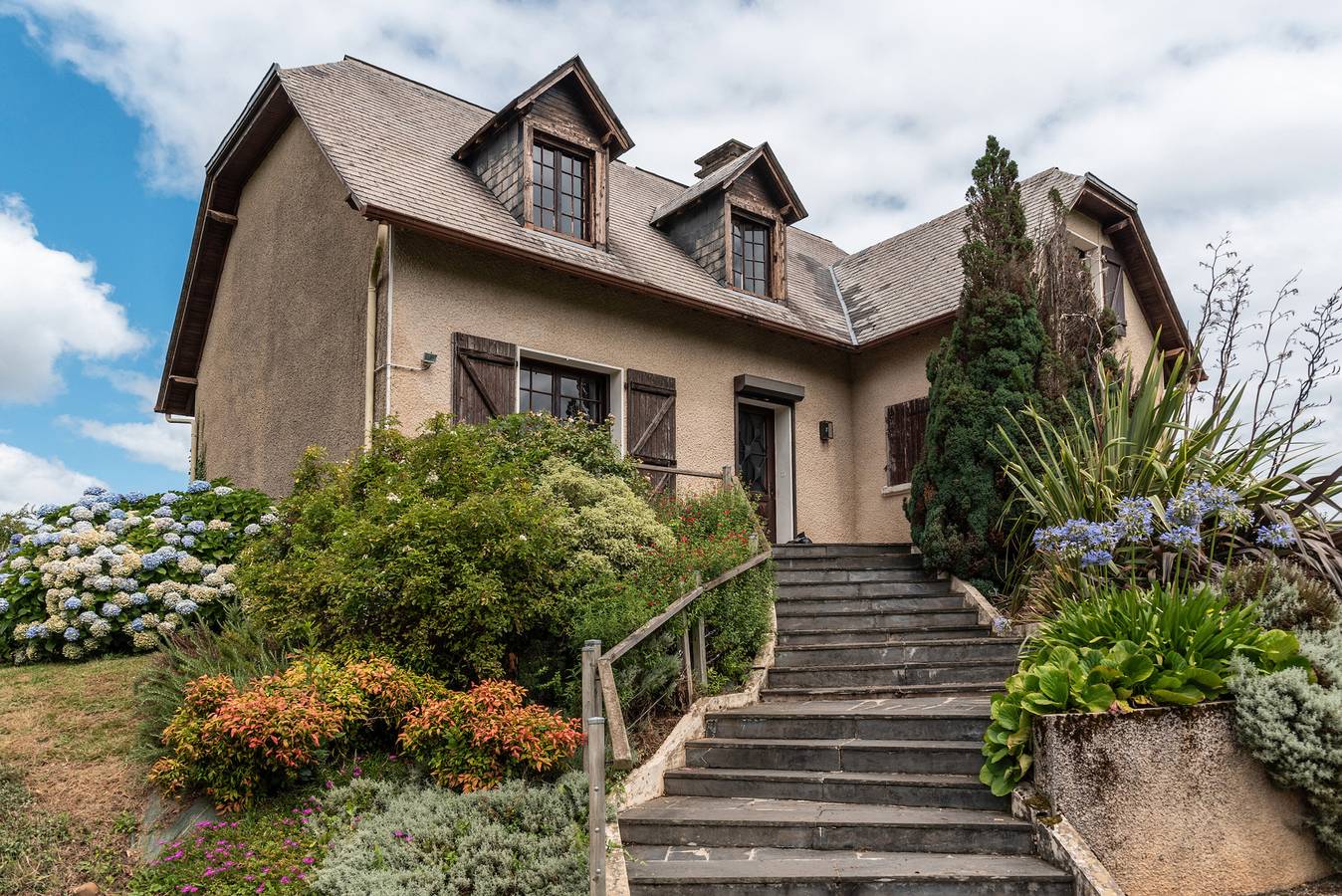 Villa Delb - Vistas a la Montaña, Piscina Privada y Wi-Fi in Arthez-d'Asson, Béarn