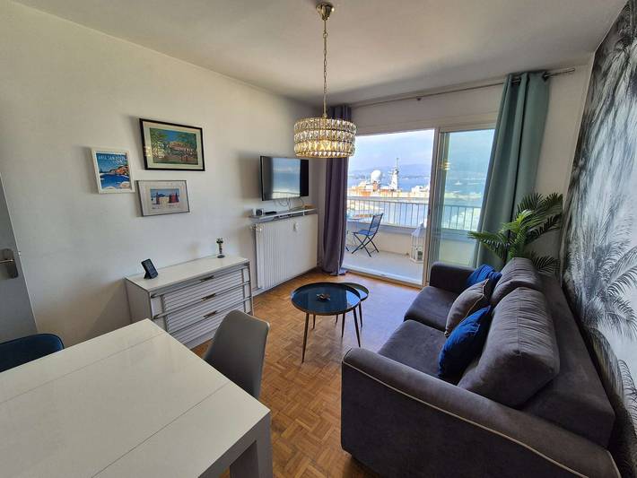 Entire holiday apartment, 4 sleeps, Wifi, A/C, See view, all on foot in Saint-Mandrier-sur-Mer, Mediterranean Coast (France)