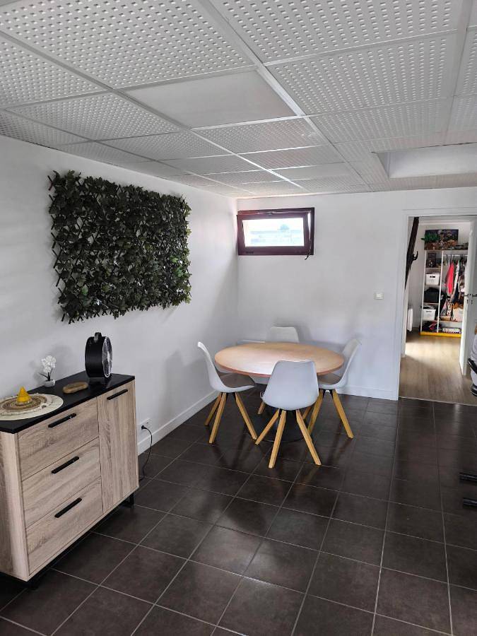 Appartement entier, Grand appartement plein centre 4 chambres in Montoir-de-Bretagne, Vallée de la Loire