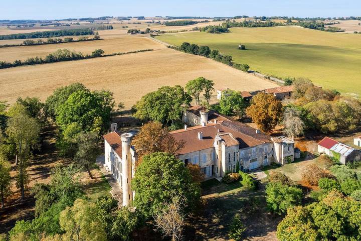 Château pour 20 personnes, avec Jardin et Piscine dans le Gers