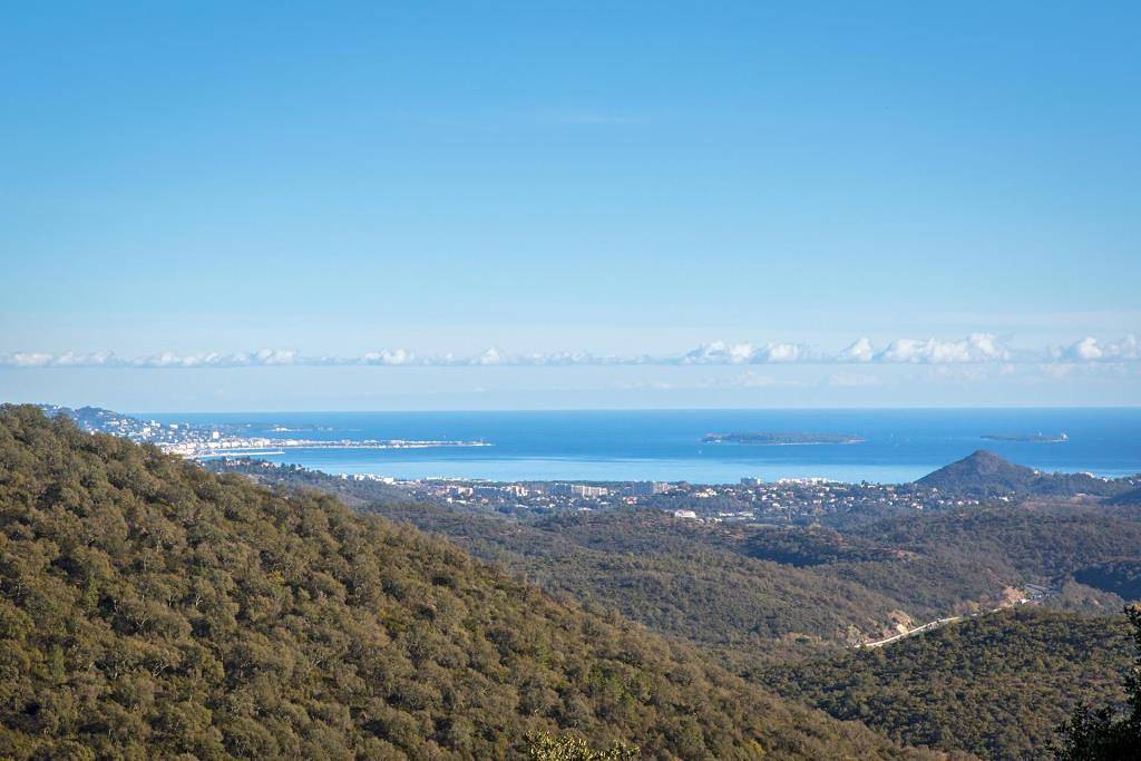 Lovely holiday home with private pool and air conditioning in Les Adrets-de-l'Estérel, Massif de l'Esterel