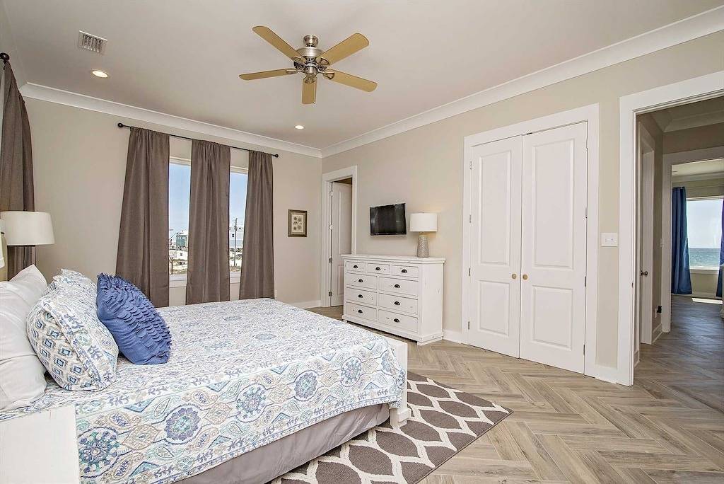 Hotel for 19 Guests in Fort Morgan, Alabama Gulf Coast