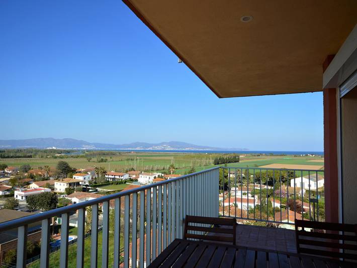 Ferienwohnung für 6 Personen, mit Terrasse und Pool in Sant Pere Pescador - 3
