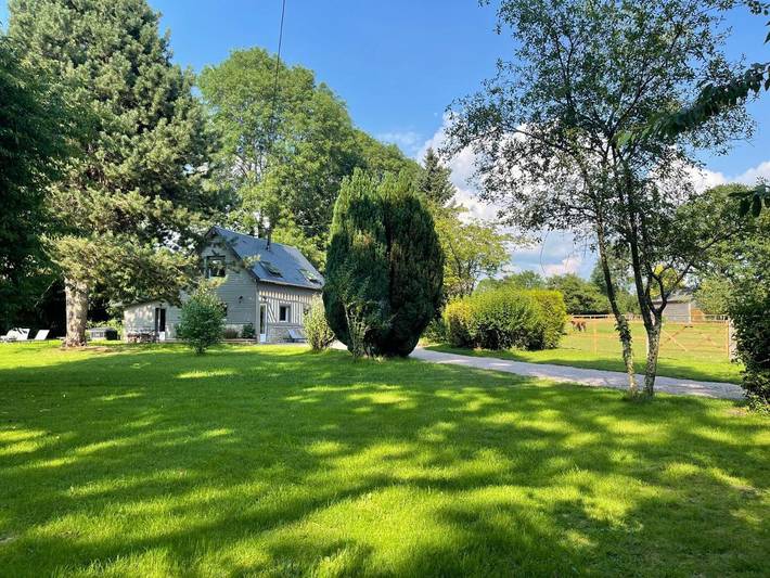 Location de vacances pour 6 personnes, avec Jacuzzi et Terrasse ainsi que Jardin et Vue dans Le Torquesne