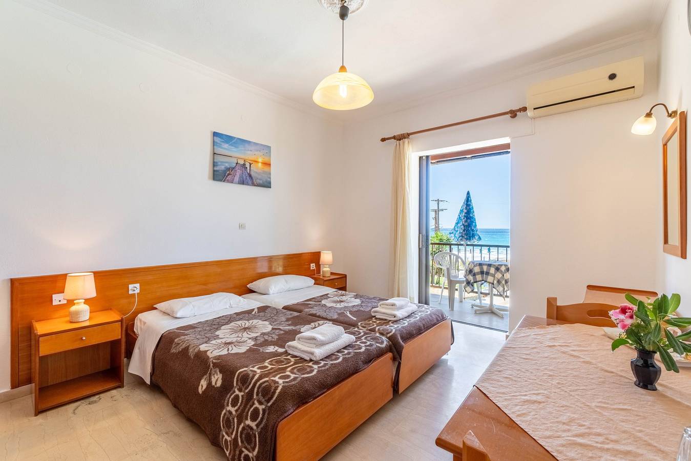 Entire studio, Studio Apartment 'Mires House Front  2' with Sea View, Wi-Fi and Air Conditioning in Agios Gordios, Corfu