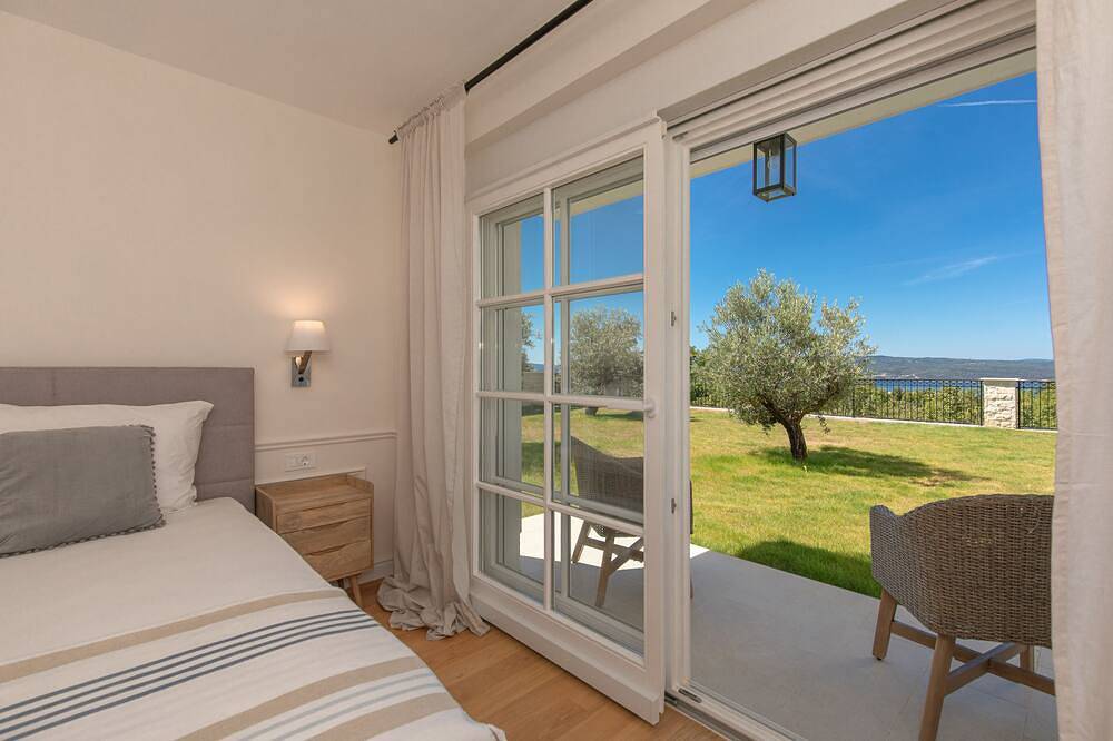 Exklusive neue 5*Villa mit Panoramameerblick und beheiztem Infinity-Pool in Crikvenica, Primorje-Gorski Kotar